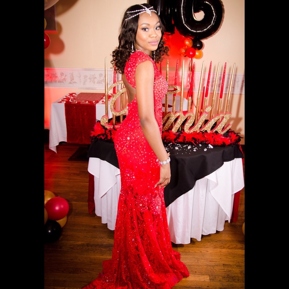 ❤️✨ JOVANI RED LACE PROM DRESS ✨❤️